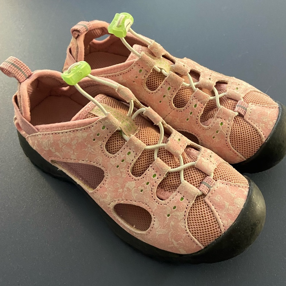 NEW girls outdoor /water shoes